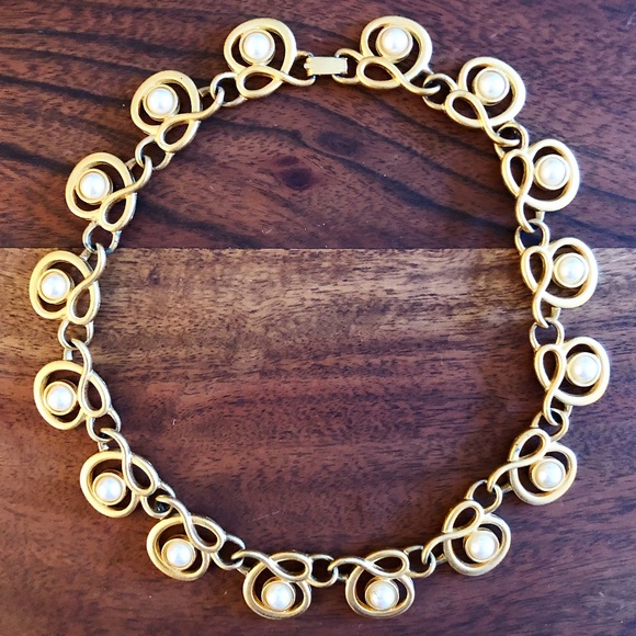 Vintage Jewelry - Vintage gold & pearl swirl collar necklace